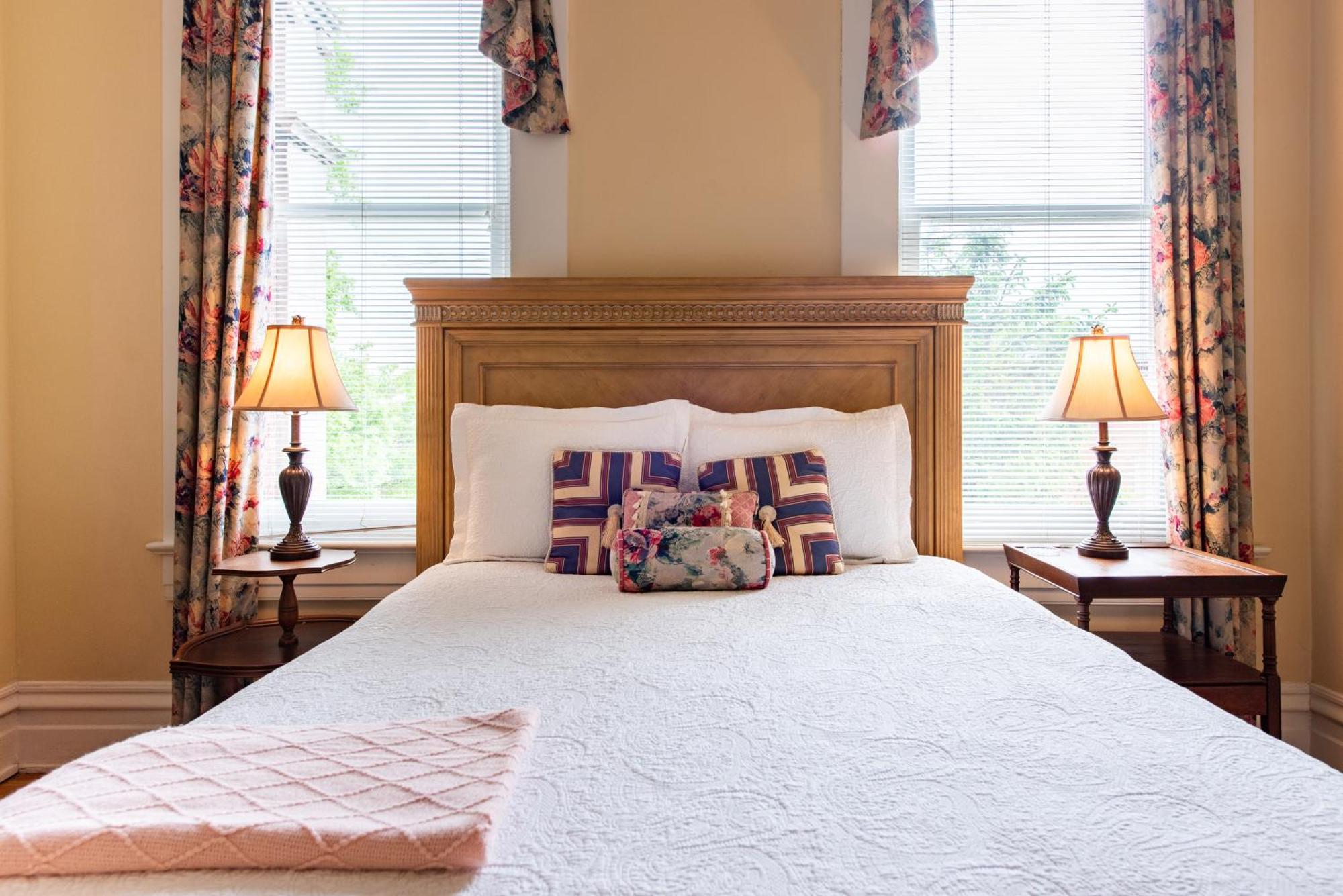Dupont Mansion Bed & Breakfast Louisville Kamer foto