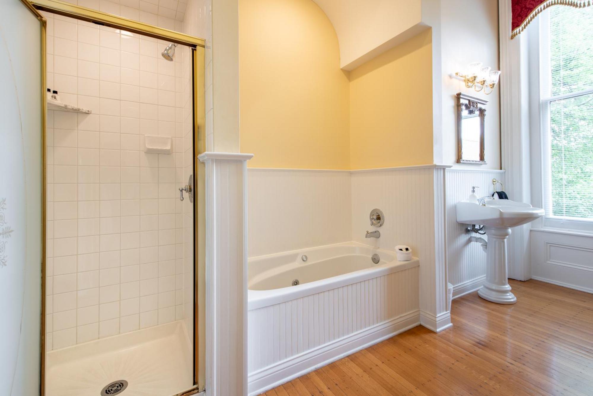 Dupont Mansion Bed & Breakfast Louisville Kamer foto