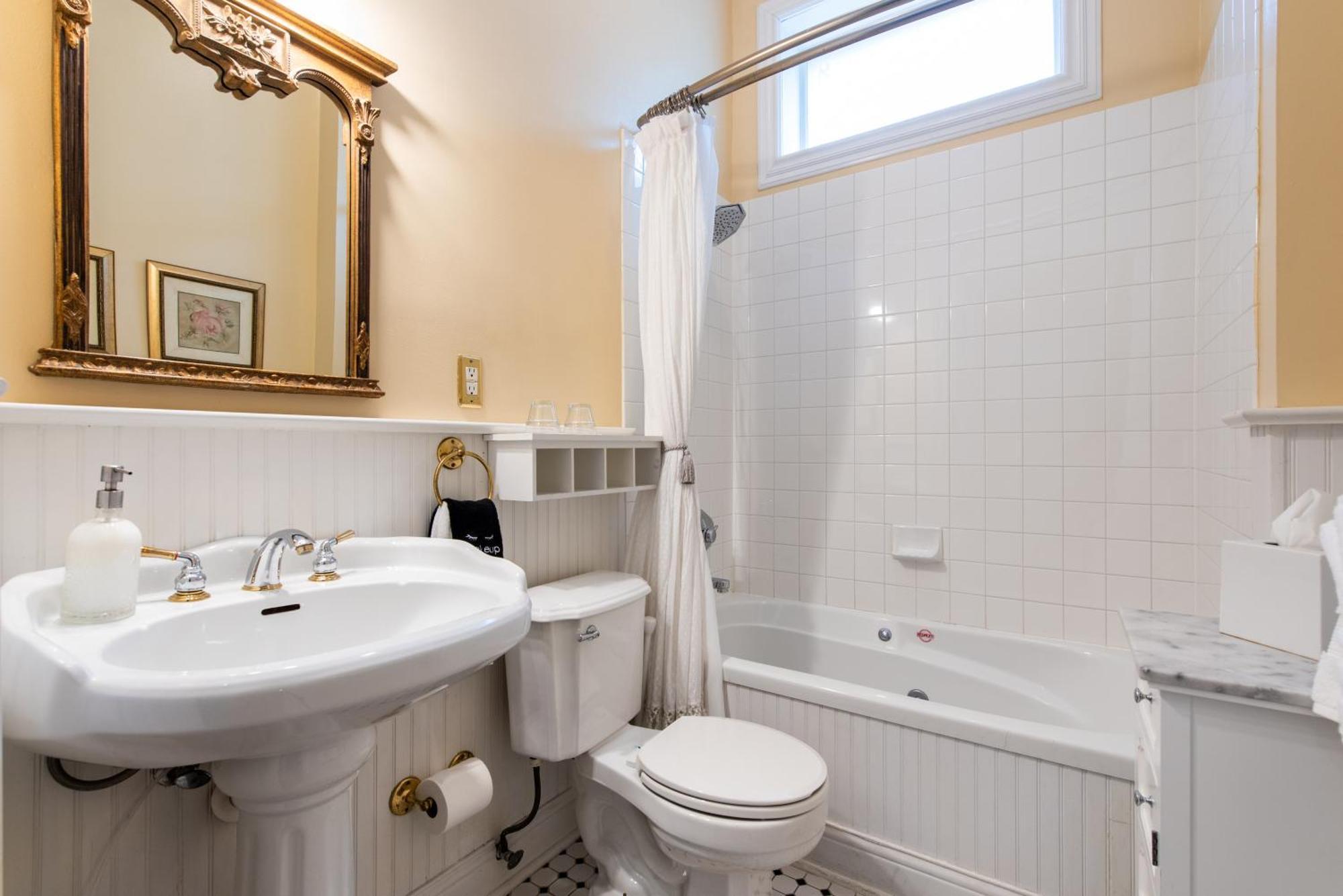 Dupont Mansion Bed & Breakfast Louisville Kamer foto