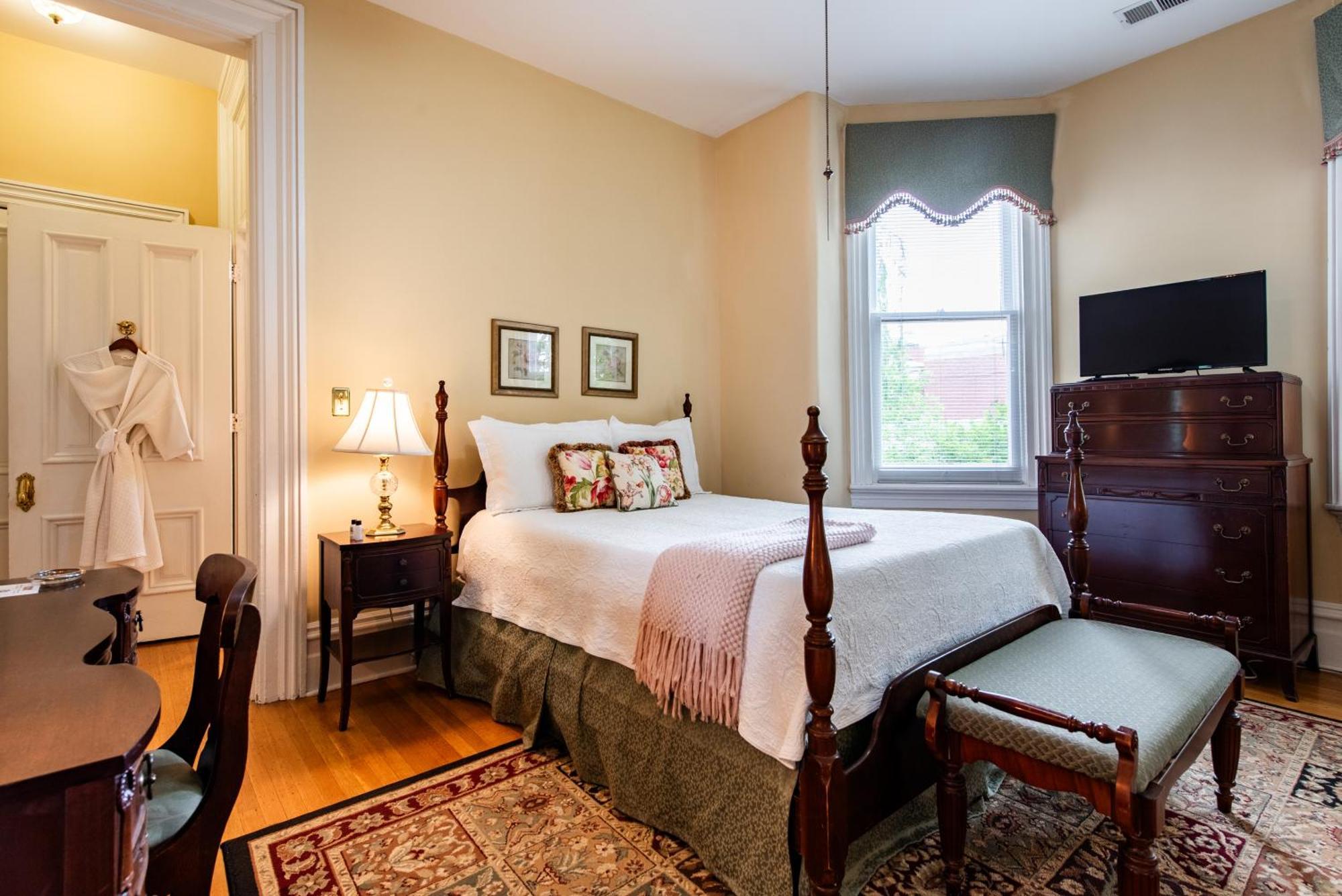 Dupont Mansion Bed & Breakfast Louisville Kamer foto
