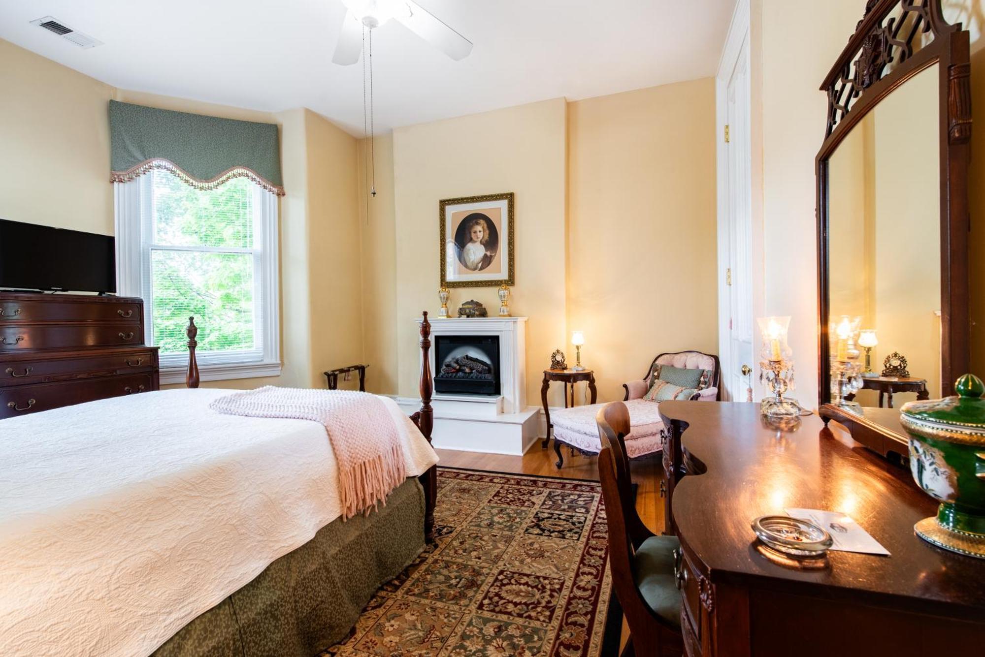 Dupont Mansion Bed & Breakfast Louisville Kamer foto