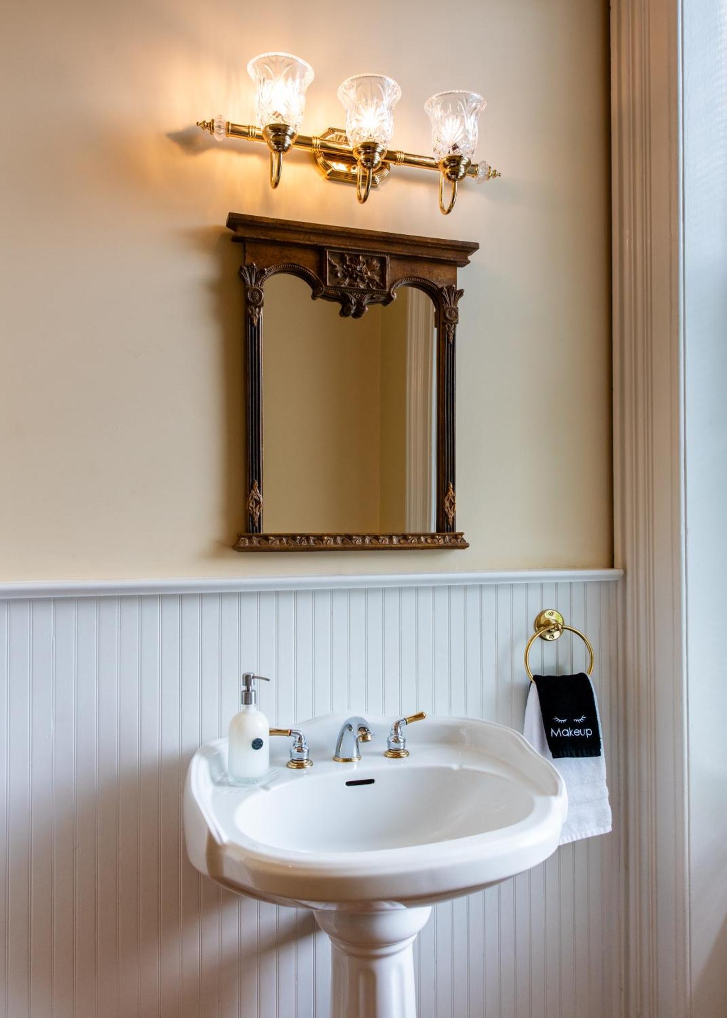 Dupont Mansion Bed & Breakfast Louisville Kamer foto