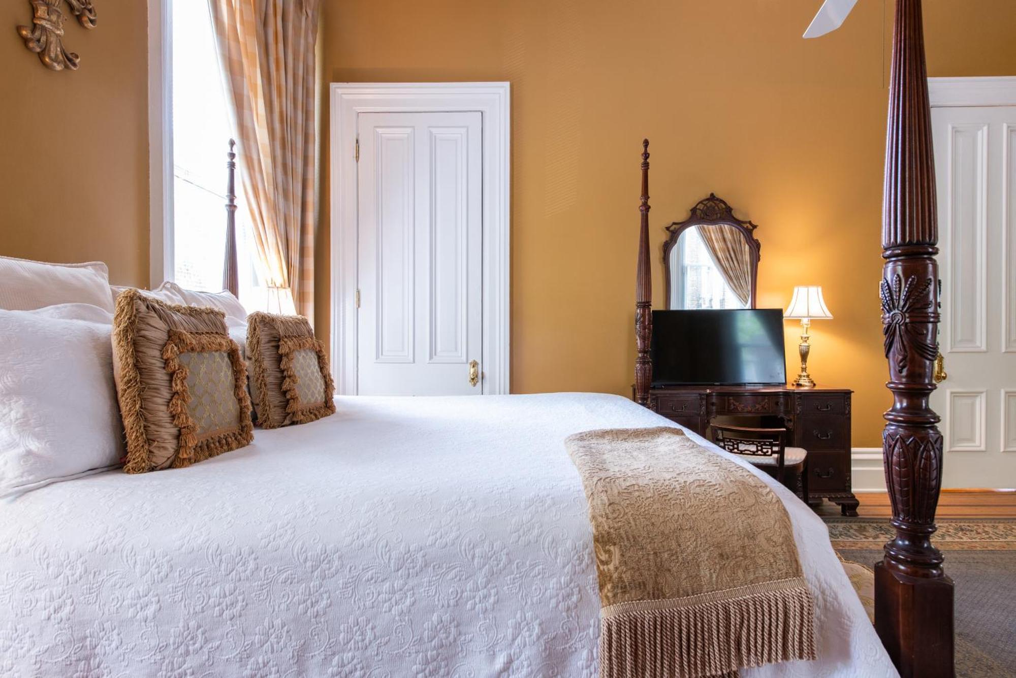 Dupont Mansion Bed & Breakfast Louisville Kamer foto